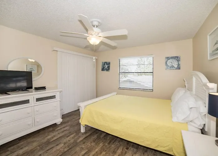 Apartment Tropical Indian Rocks A *