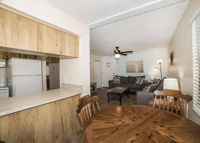 Apartment Tropical Indian Rocks A *